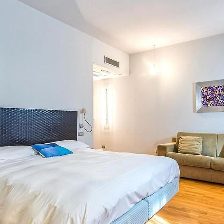 Mh Design Hotel Naples Luaran gambar