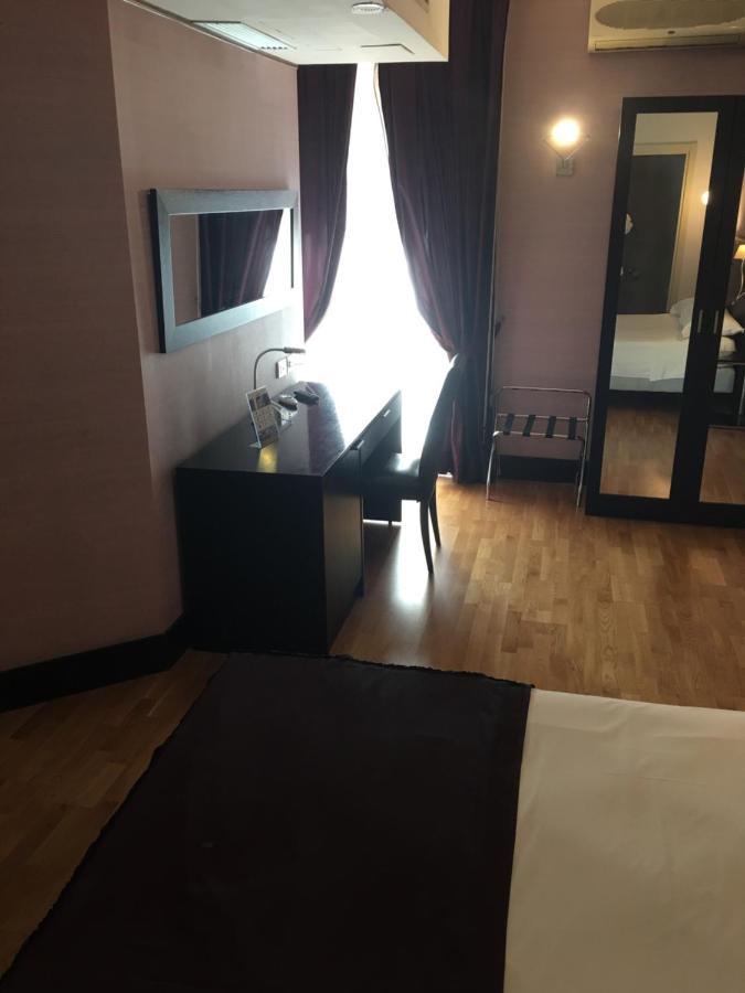 Mh Design Hotel Naples Luaran gambar