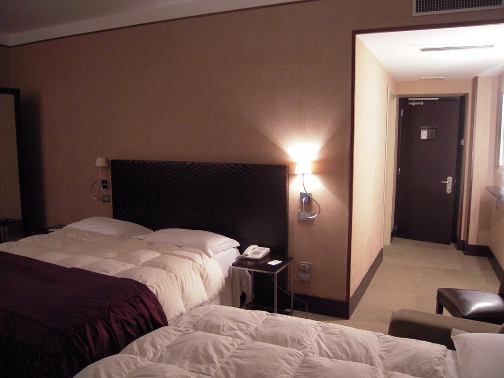 Mh Design Hotel Naples Luaran gambar