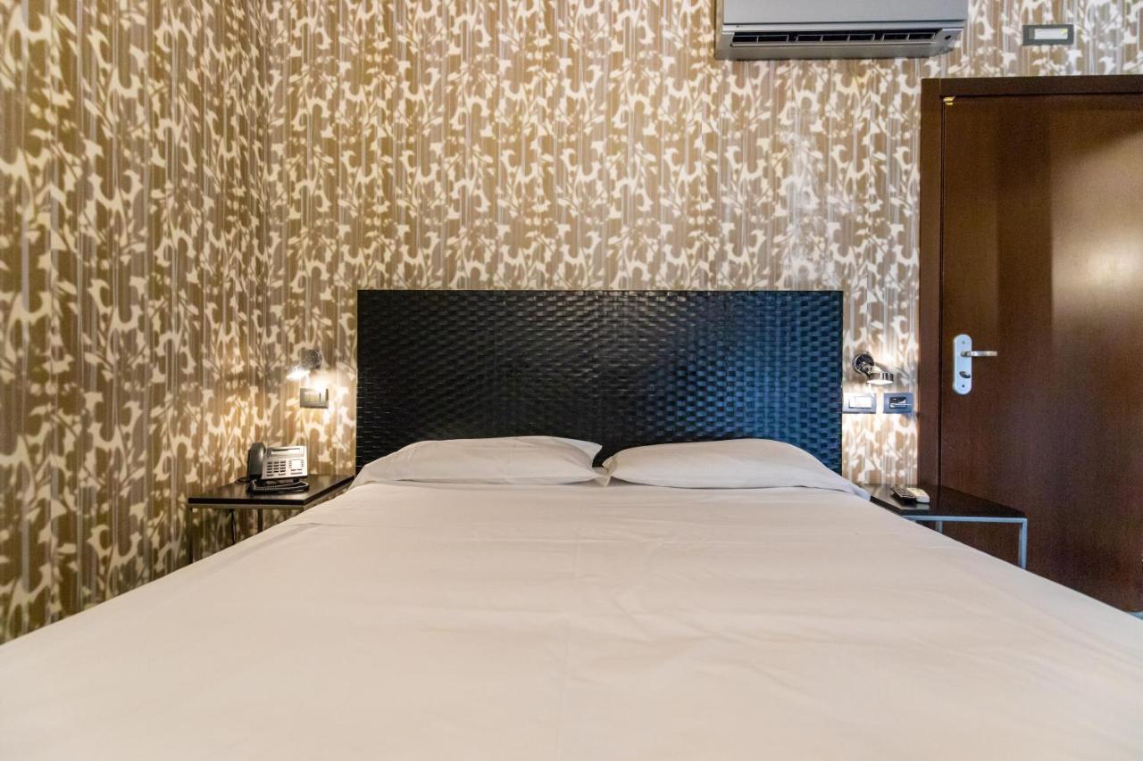 Mh Design Hotel Naples Luaran gambar